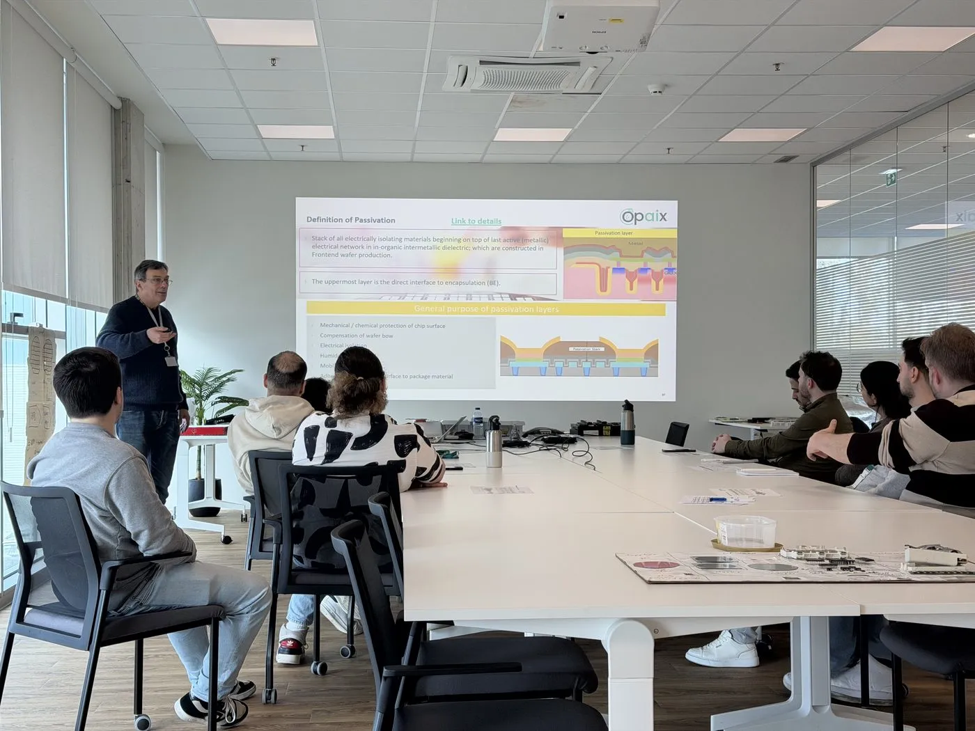 A senior expert leading a deep-dive semiconductor training session